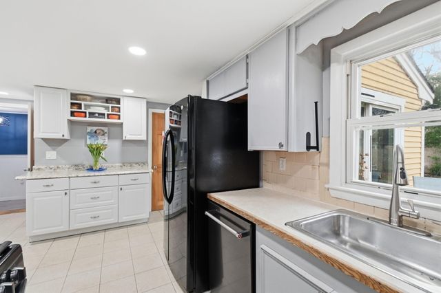 66 Arrowhead Drive, Hyannis, MA 02601