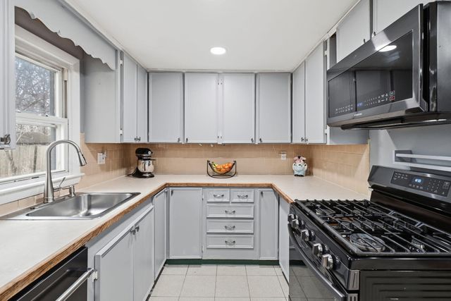 66 Arrowhead Drive, Hyannis, MA 02601