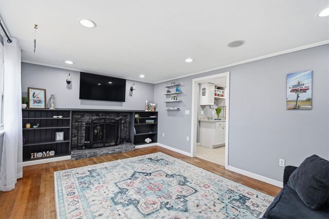 66 Arrowhead Drive, Hyannis, MA 02601