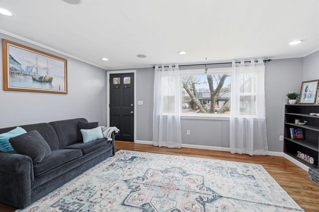 66 Arrowhead Drive, Hyannis, MA 02601