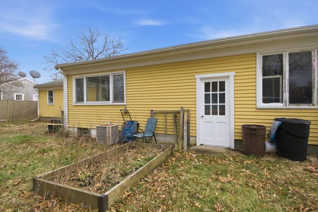 66 Arrowhead Drive, Hyannis, MA 02601