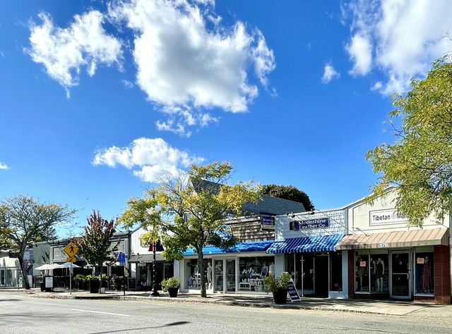 66 Arrowhead Drive, Hyannis, MA 02601