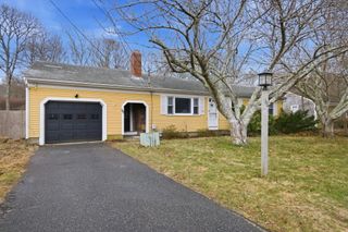 66 Arrowhead Drive, Hyannis, MA 02601