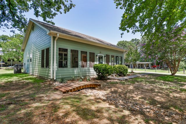 16 Park Tree Lane, Gordonville, TX 76245