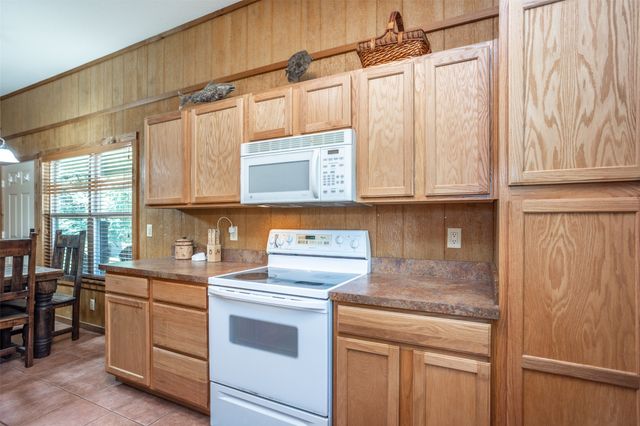 16 Park Tree Lane, Gordonville, TX 76245