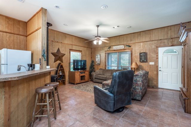 16 Park Tree Lane, Gordonville, TX 76245