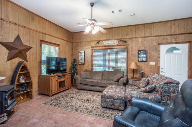 16 Park Tree Lane, Gordonville, TX 76245