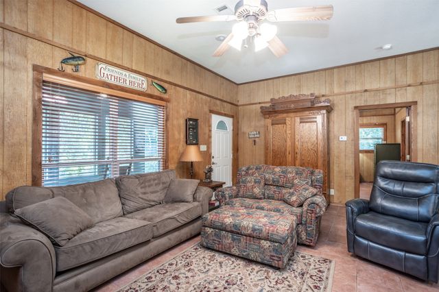 16 Park Tree Lane, Gordonville, TX 76245