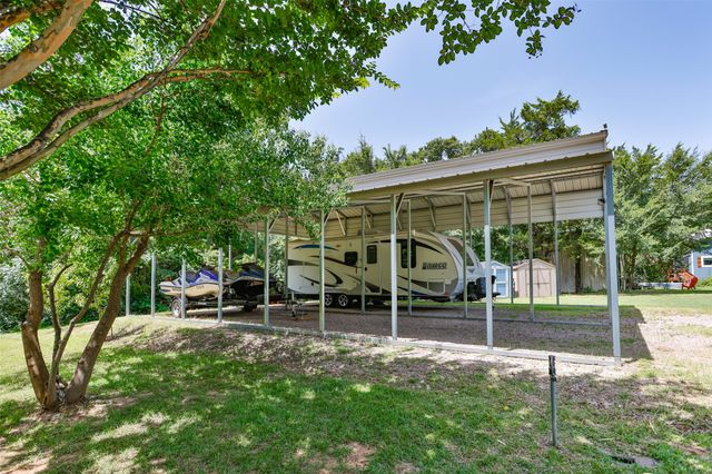 16 Park Tree Lane, Gordonville, TX 76245