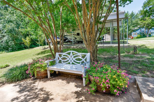 16 Park Tree Lane, Gordonville, TX 76245