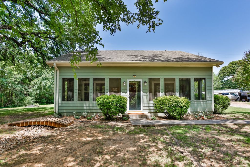 16 Park Tree Lane, Gordonville, TX 76245