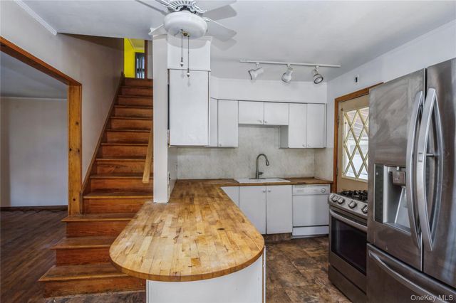 54 31st Street, Copiague, NY 11726