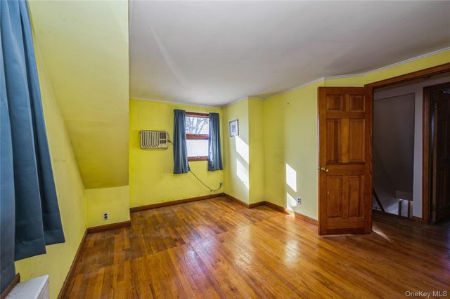 54 31st Street, Copiague, NY 11726