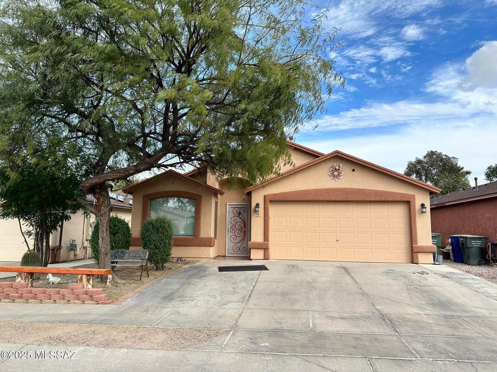 4641 S Paseo Rio Bravo, Tucson, AZ 85714
