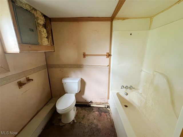 4308 Flat Road SE, Uhrichsville, OH 44683