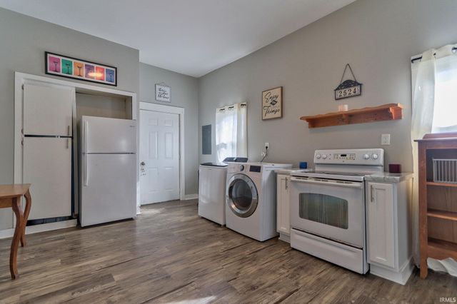 615 N 10th Avenue, Evansville, IN 47712