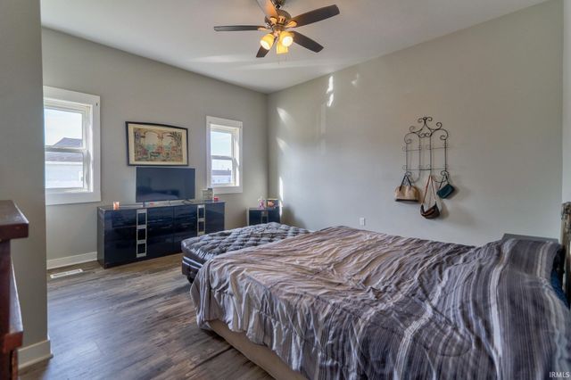 615 N 10th Avenue, Evansville, IN 47712