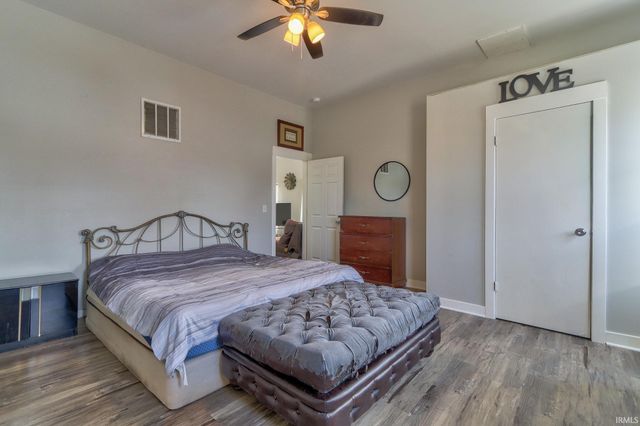 615 N 10th Avenue, Evansville, IN 47712