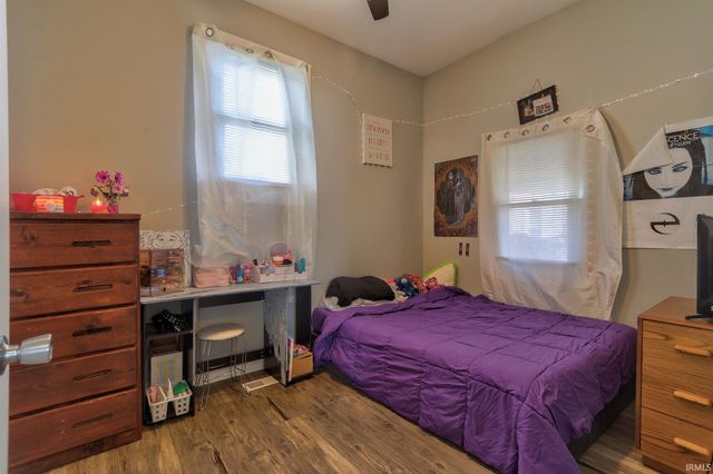 615 N 10th Avenue, Evansville, IN 47712