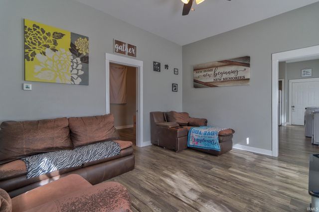 615 N 10th Avenue, Evansville, IN 47712