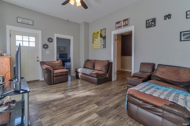 615 N 10th Avenue, Evansville, IN 47712