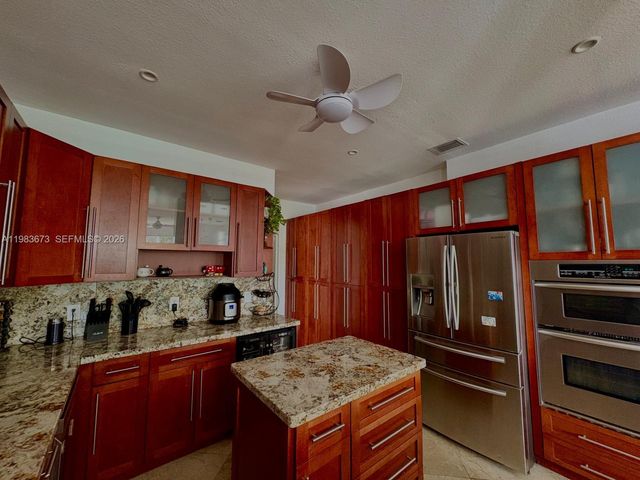 7943 NW 111th Ct, Doral, FL 33178