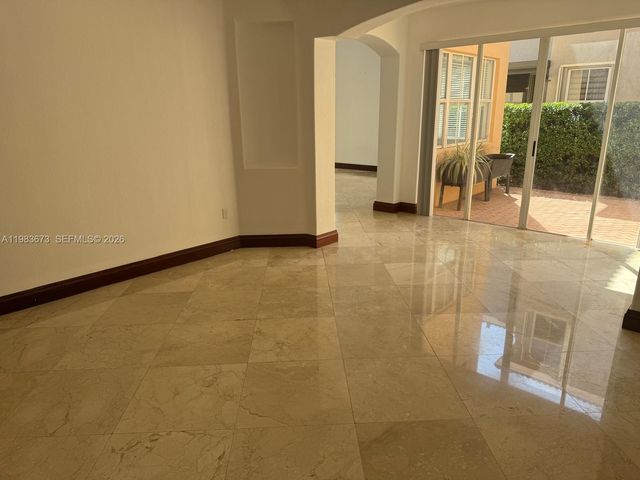 7943 NW 111th Ct, Doral, FL 33178