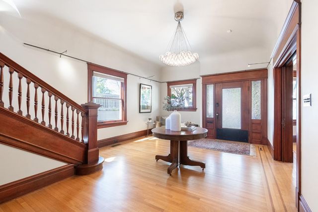 2220 Capitol Ave, Sacramento, CA 95816