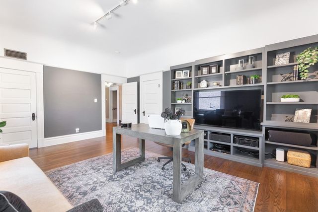 2220 Capitol Ave, Sacramento, CA 95816