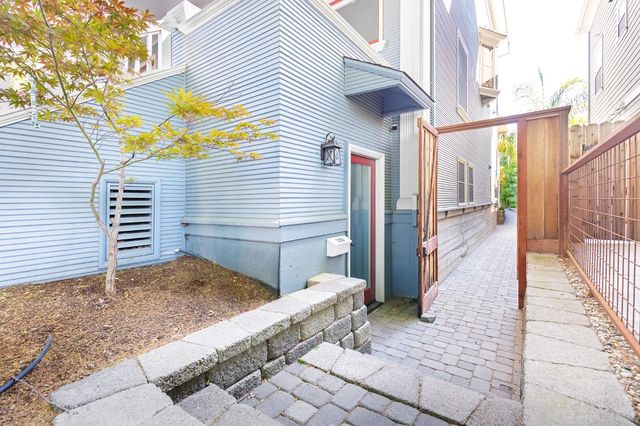 2220 Capitol Ave, Sacramento, CA 95816