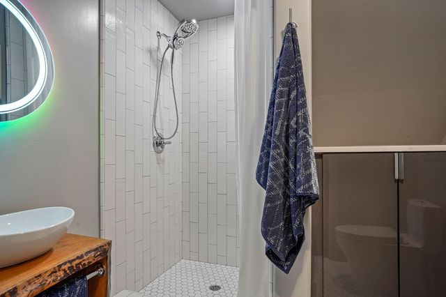 2220 Capitol Ave, Sacramento, CA 95816