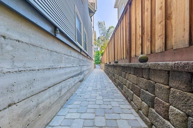 2220 Capitol Ave, Sacramento, CA 95816