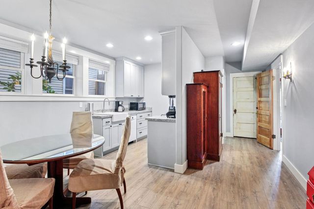 2220 Capitol Ave, Sacramento, CA 95816