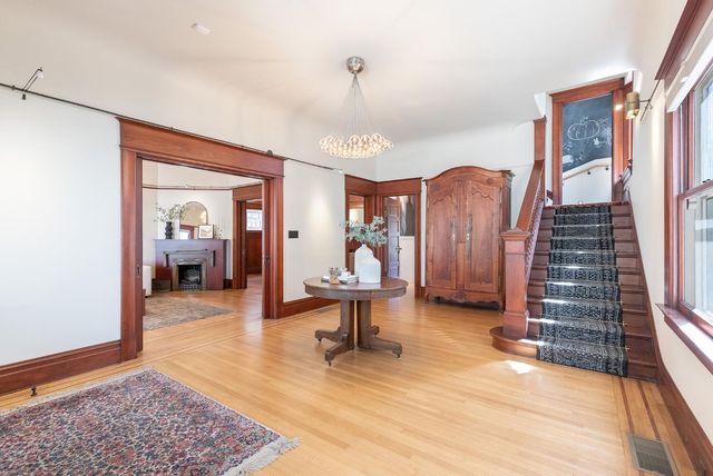 2220 Capitol Ave, Sacramento, CA 95816