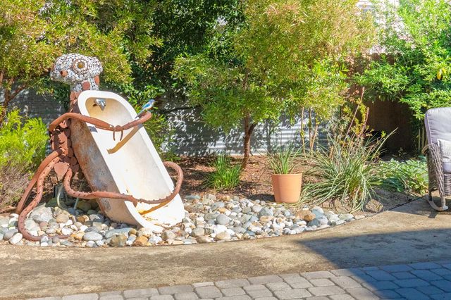 2220 Capitol Ave, Sacramento, CA 95816