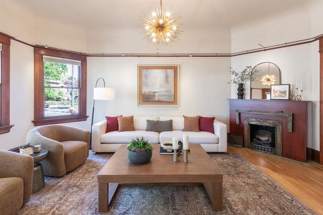 2220 Capitol Ave, Sacramento, CA 95816