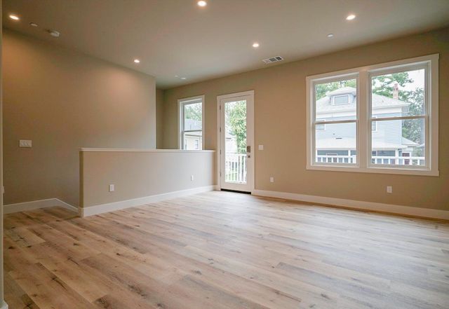 2220 Capitol Ave, Sacramento, CA 95816