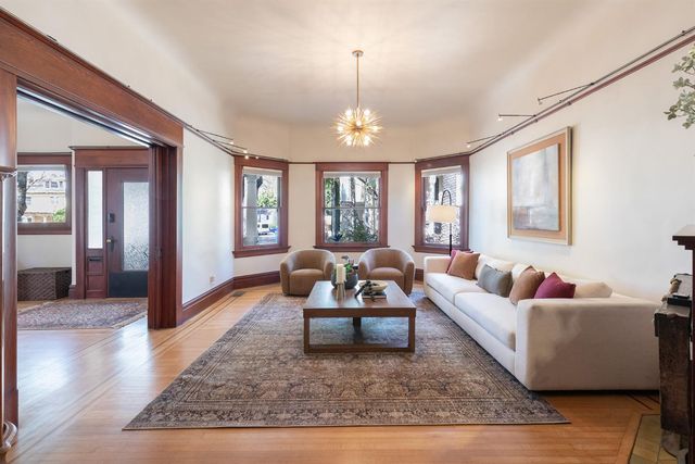 2220 Capitol Ave, Sacramento, CA 95816