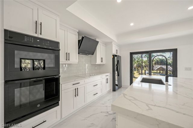 240 33rd AVE NE, Naples, FL 34120