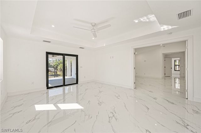 240 33rd AVE NE, Naples, FL 34120