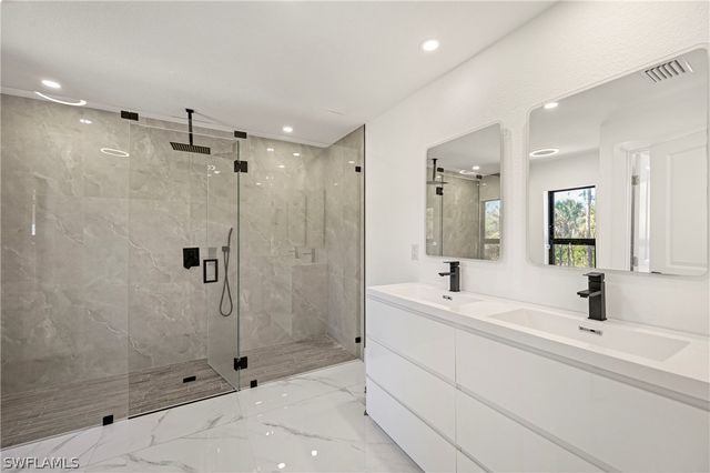 240 33rd AVE NE, Naples, FL 34120