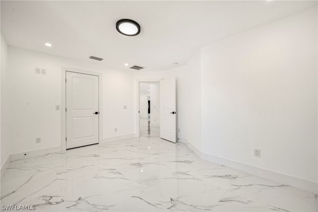 240 33rd AVE NE, Naples, FL 34120