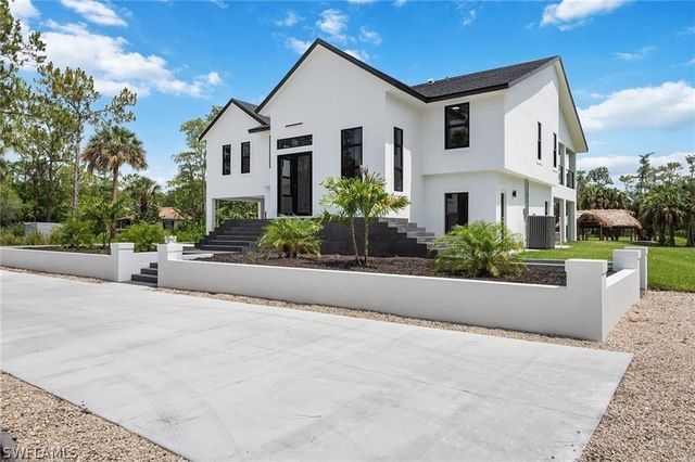 240 33rd AVE NE, Naples, FL 34120