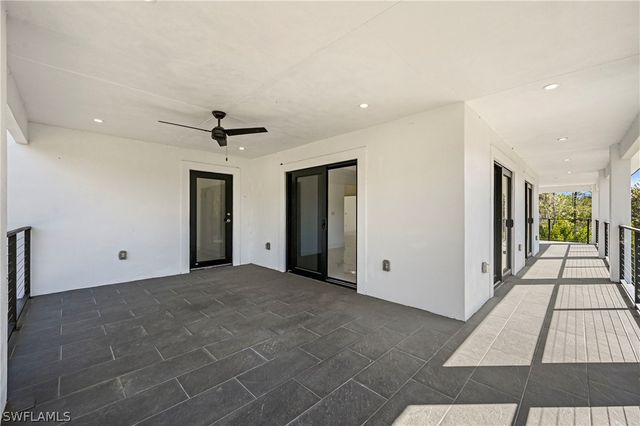 240 33rd AVE NE, Naples, FL 34120