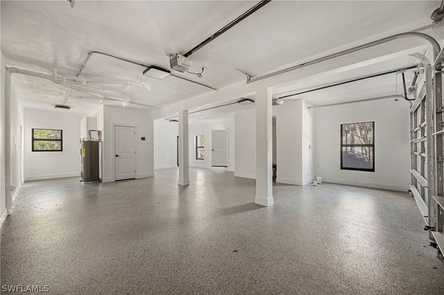 240 33rd AVE NE, Naples, FL 34120