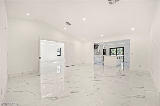 240 33rd AVE NE, Naples, FL 34120