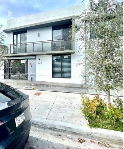 1547 NW 2nd St 202, Miami, FL 33125