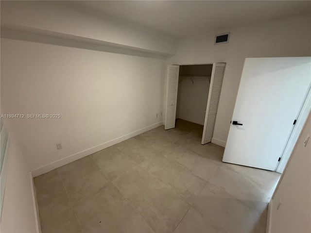 1547 NW 2nd St 202, Miami, FL 33125