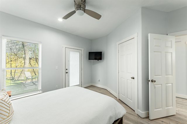 294 Debbie Lane, Dickinson, TX 77539
