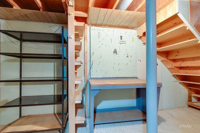 910 S Robert Drive, Mount Prospect, IL 60056